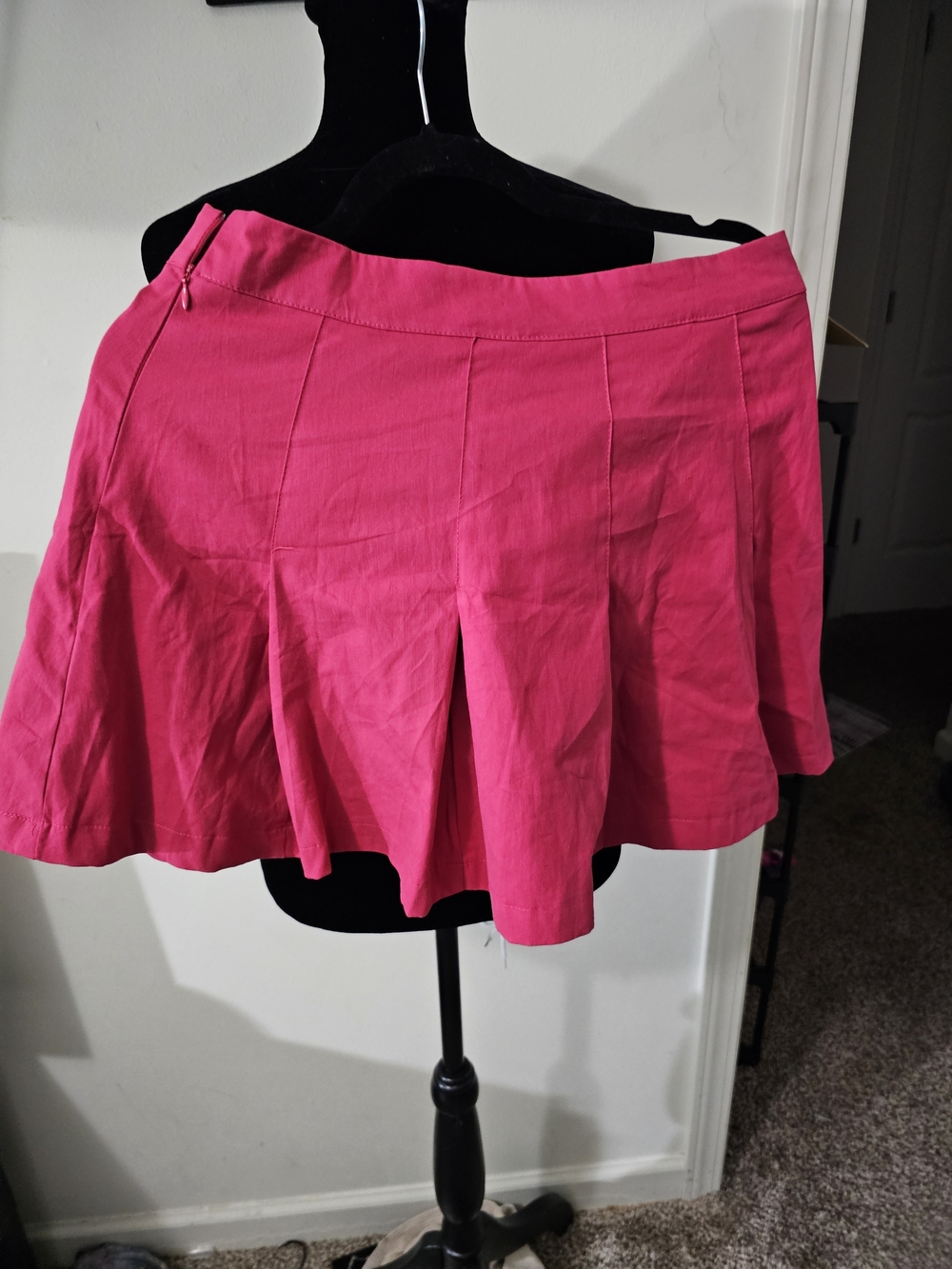 Women's Pleated Mini Skirt in Hot Pink